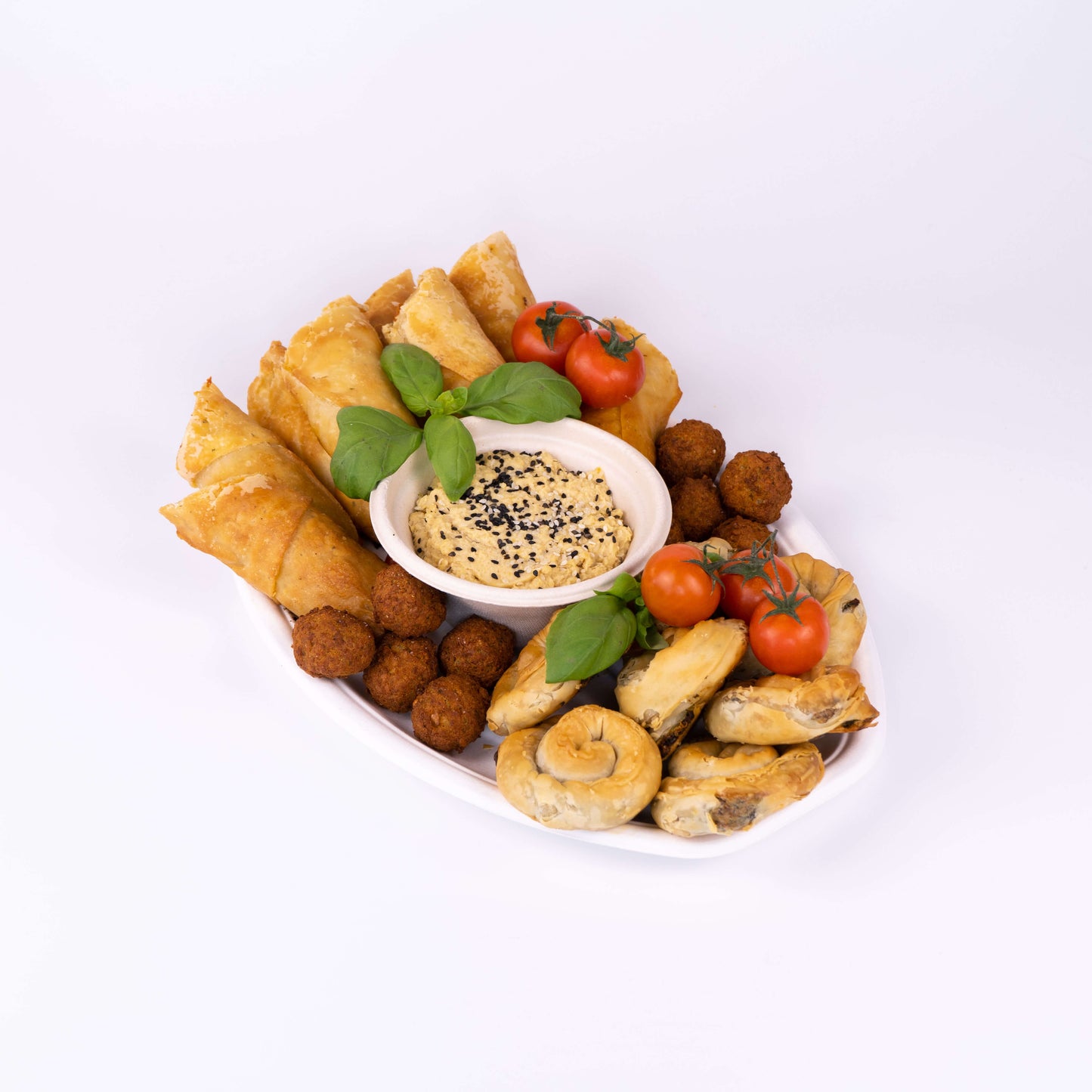 Börek/Blätterteigstangen/Falafel-Platte (VEGETARISCH)
